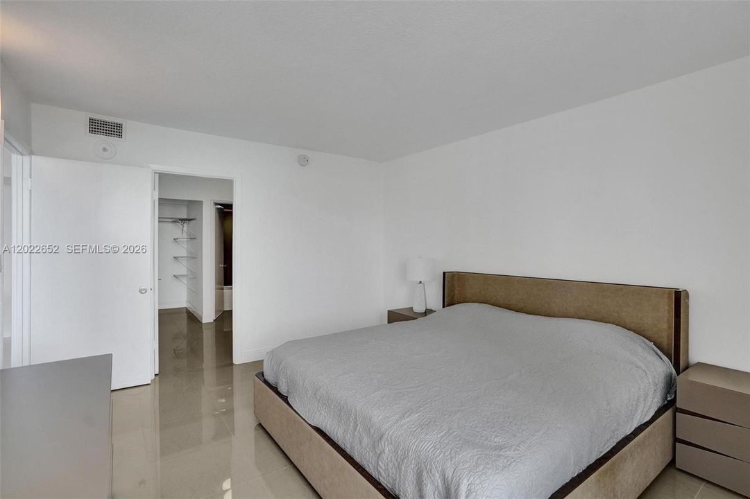 На продажу: $425,900 (2 спален, 2 ванн, 1033 Квадратных фут)