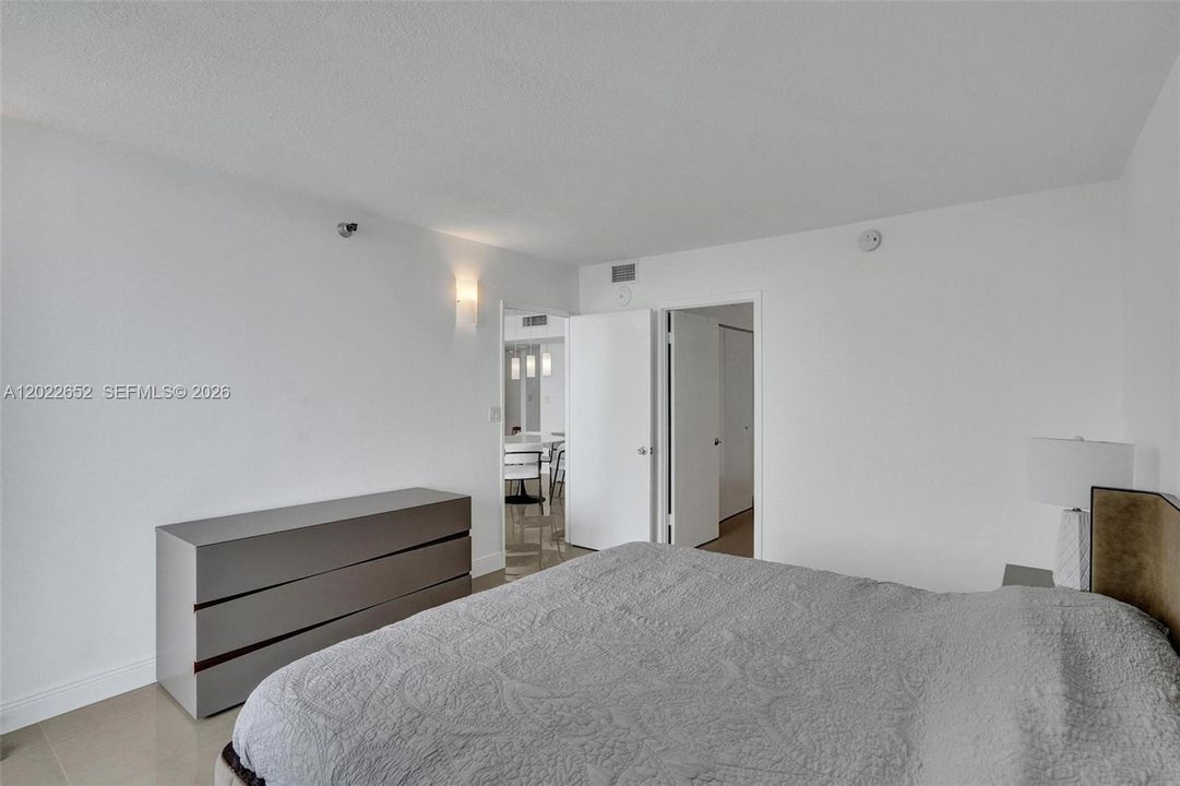 На продажу: $425,900 (2 спален, 2 ванн, 1033 Квадратных фут)