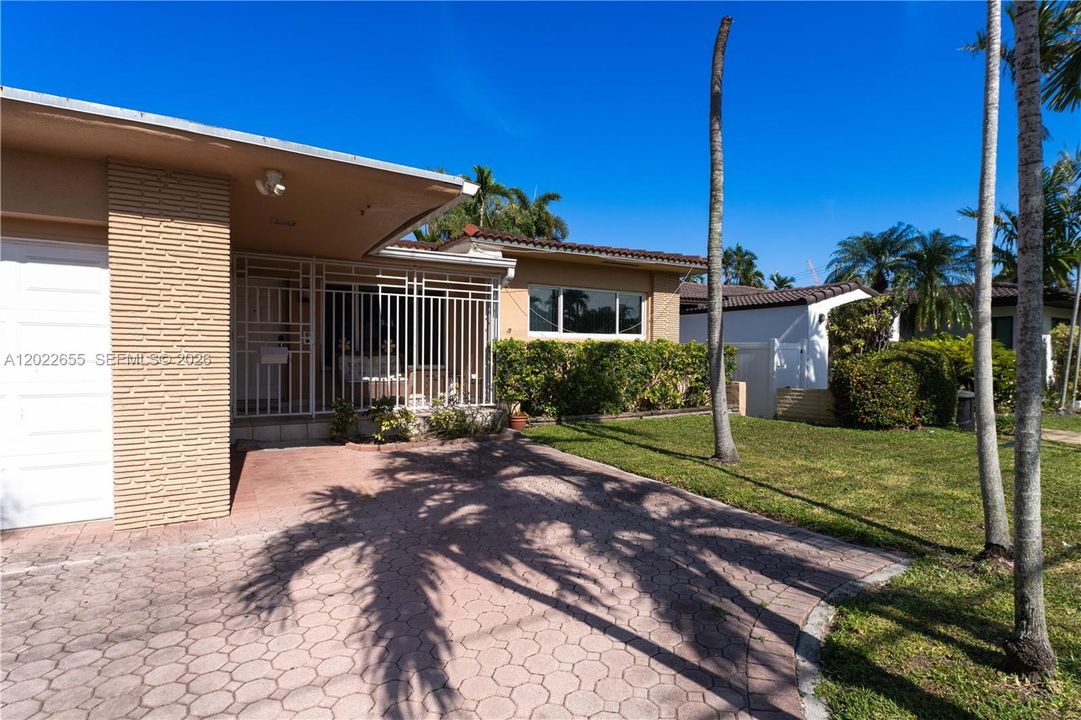 Activo con contrato: $1,485,000 (3 camas, 2 baños, 1799 Pies cuadrados)