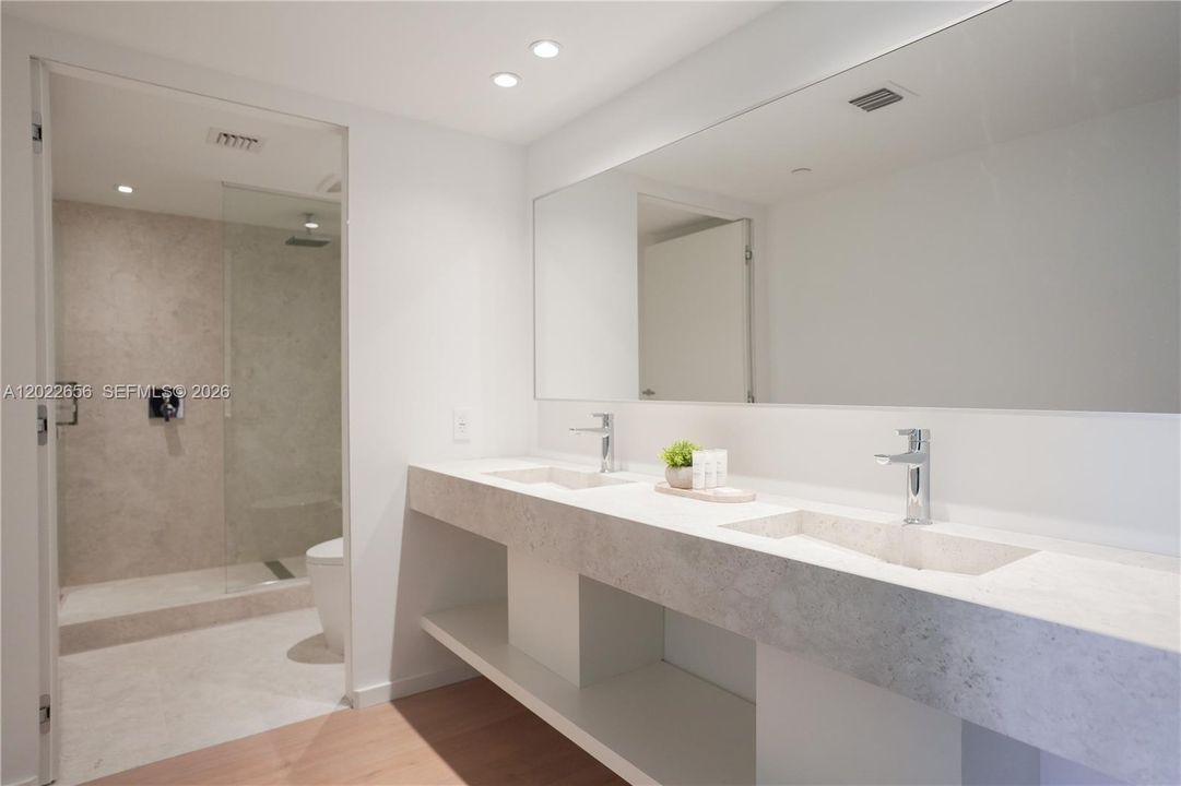 For Sale: $2,190,000 (2 beds, 2 baths, 1363 Square Feet)