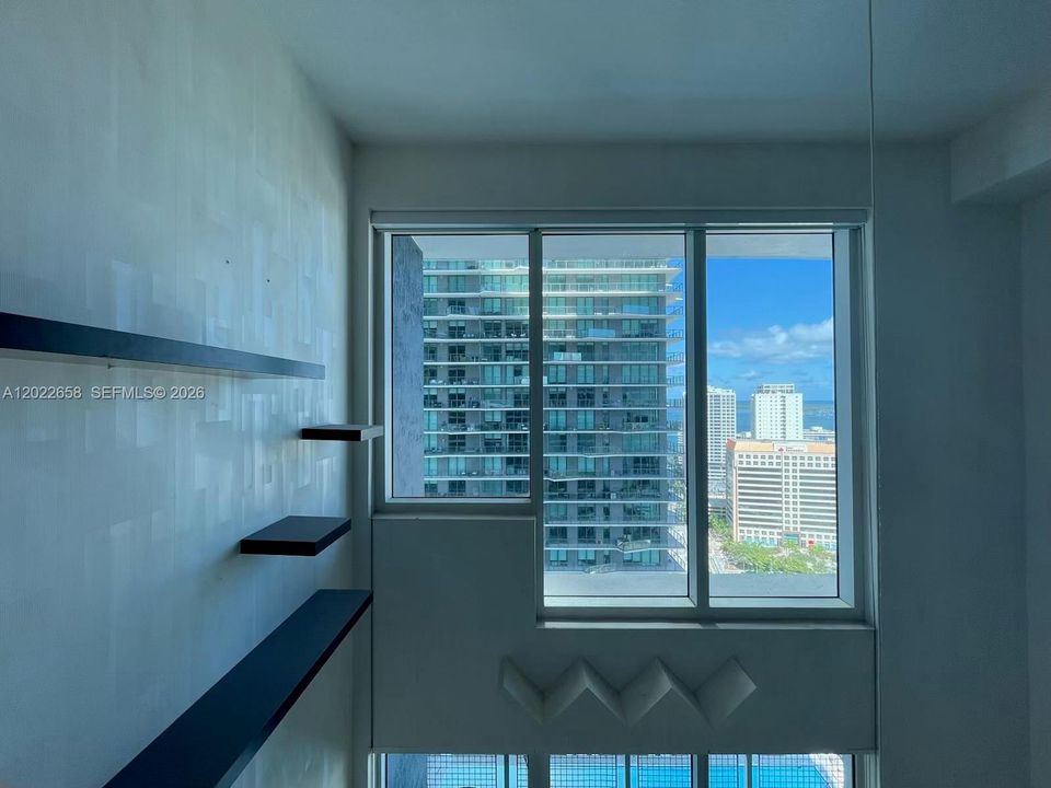 For Sale: $410,000 (1 beds, 1 baths, 785 Square Feet)