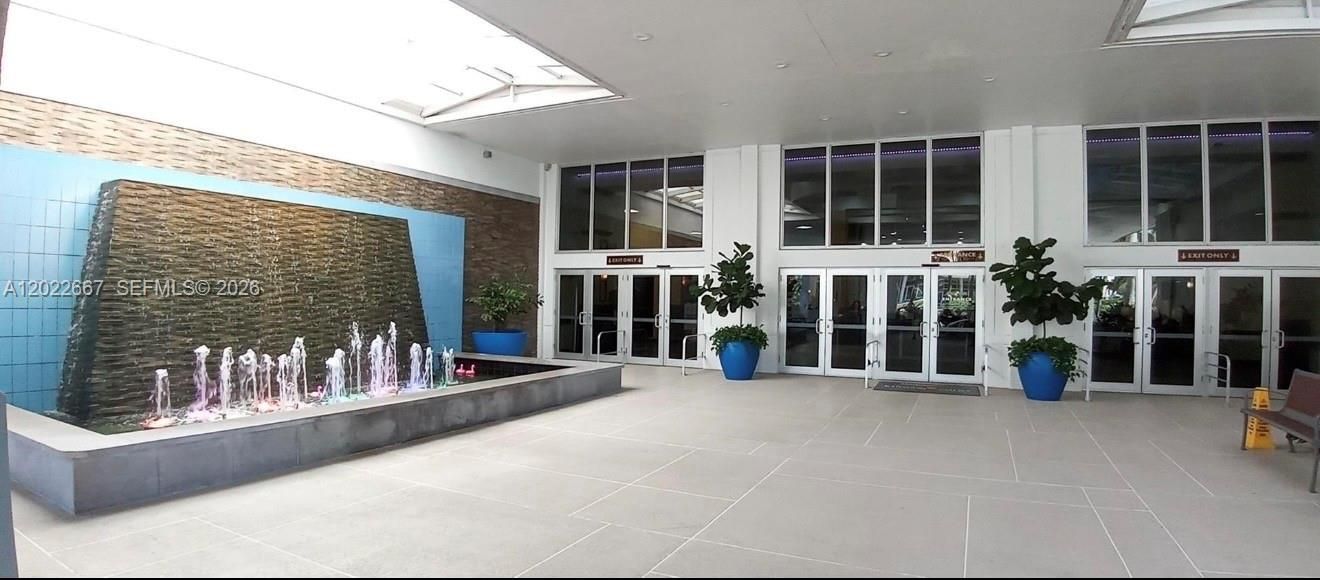 For Sale: $139,900 (2 beds, 1 baths, 827 Square Feet)