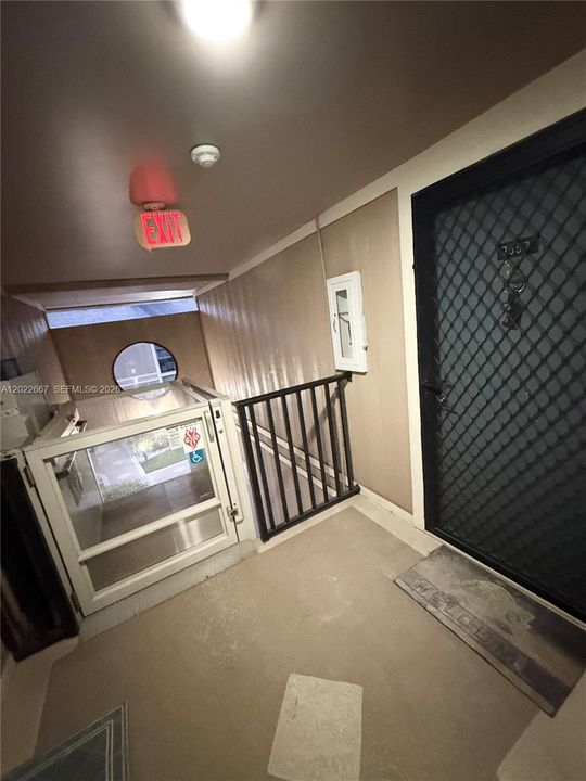 For Sale: $139,900 (2 beds, 1 baths, 827 Square Feet)