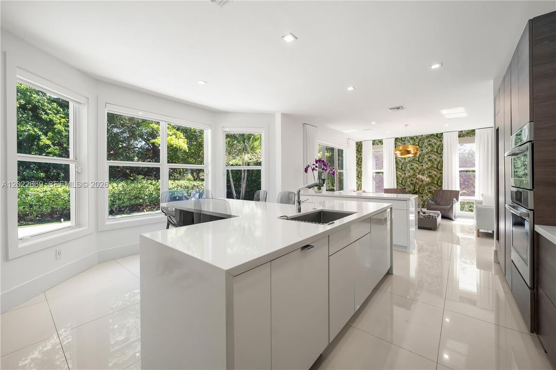 For Sale: $3,900,000 (4 beds, 4 baths, 3391 Square Feet)
