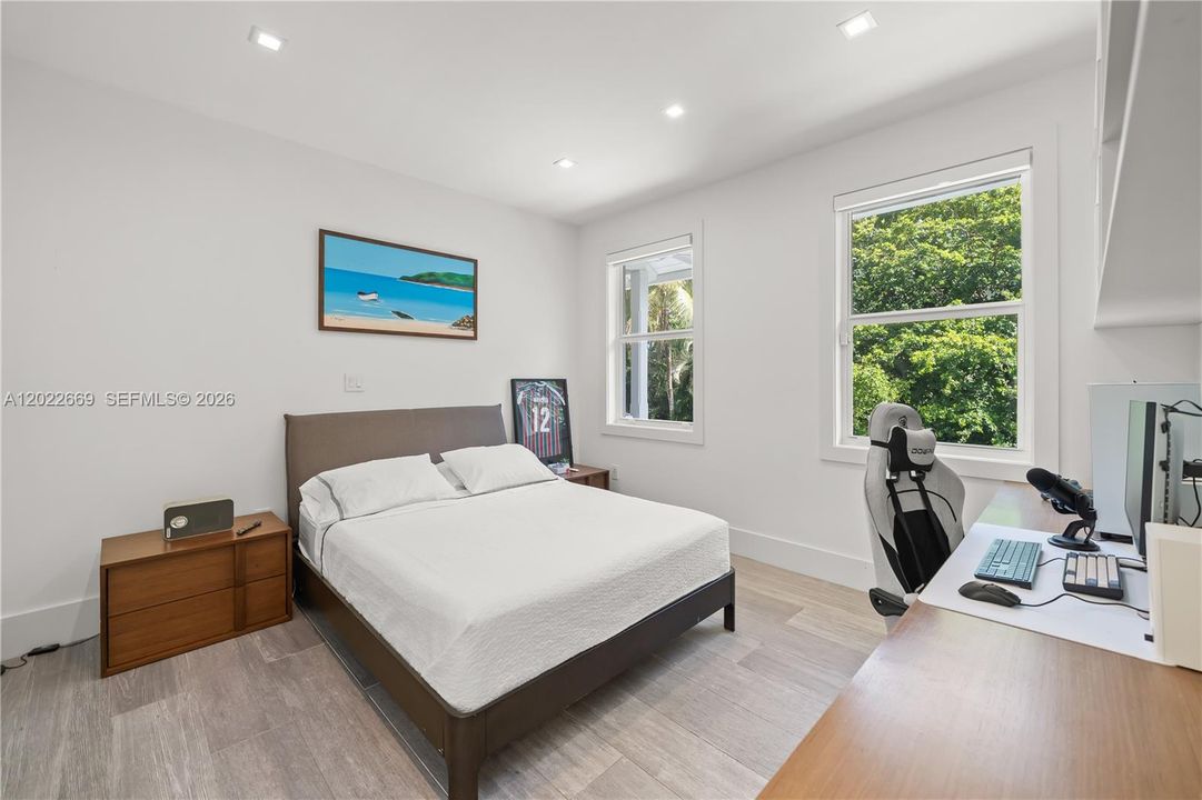For Sale: $3,900,000 (4 beds, 4 baths, 3391 Square Feet)
