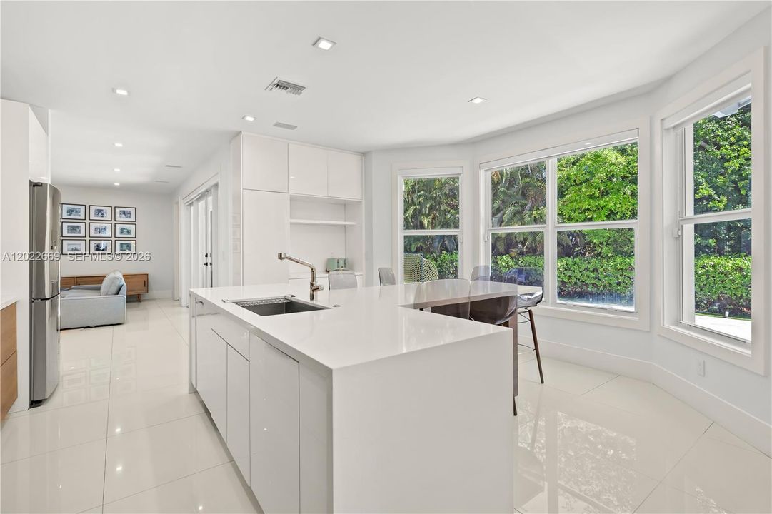 For Sale: $3,900,000 (4 beds, 4 baths, 3391 Square Feet)