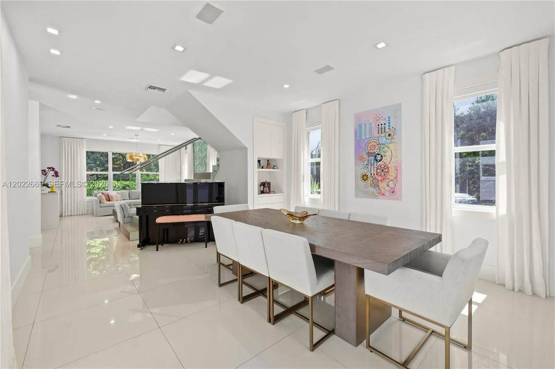 For Sale: $3,900,000 (4 beds, 4 baths, 3391 Square Feet)
