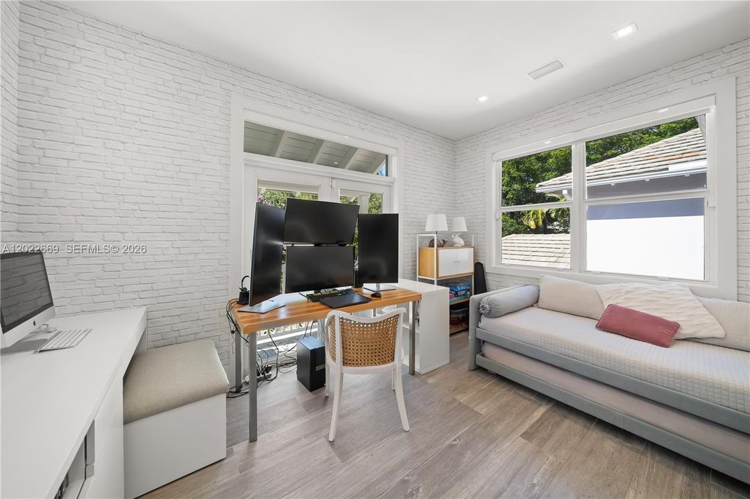 For Sale: $3,900,000 (4 beds, 4 baths, 3391 Square Feet)