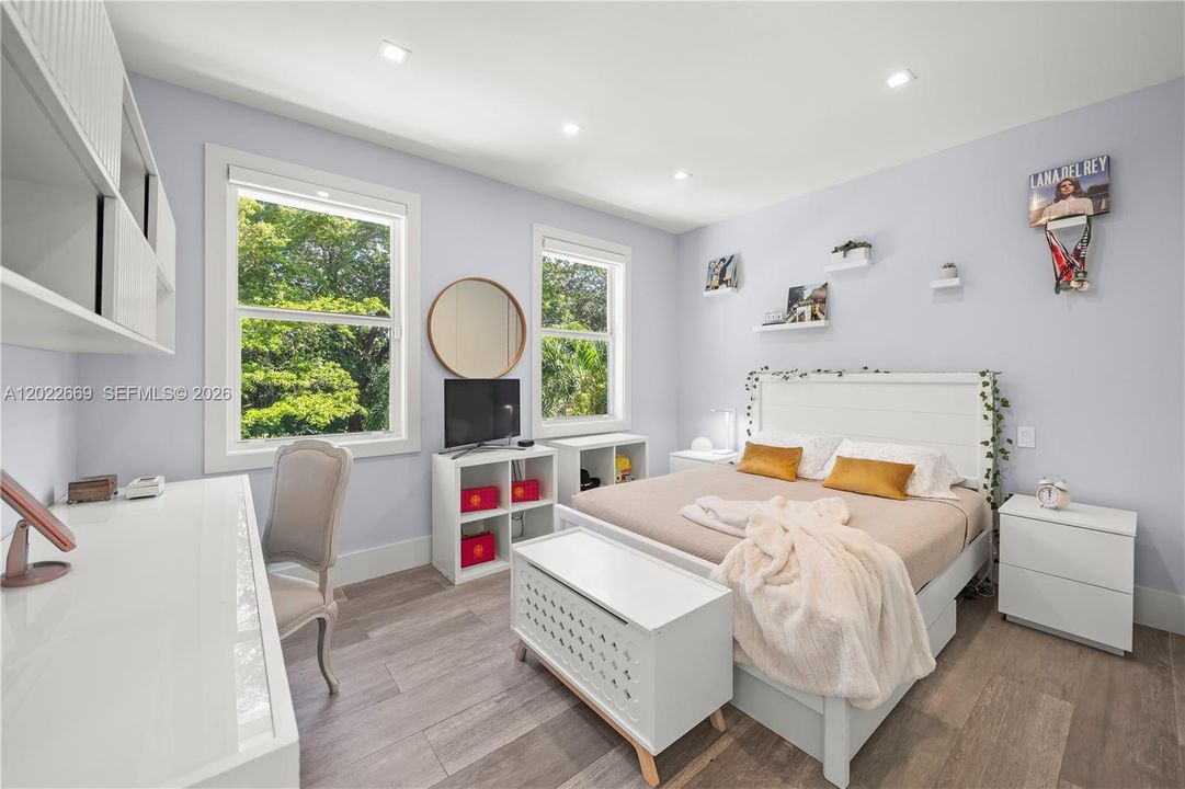 For Sale: $3,900,000 (4 beds, 4 baths, 3391 Square Feet)