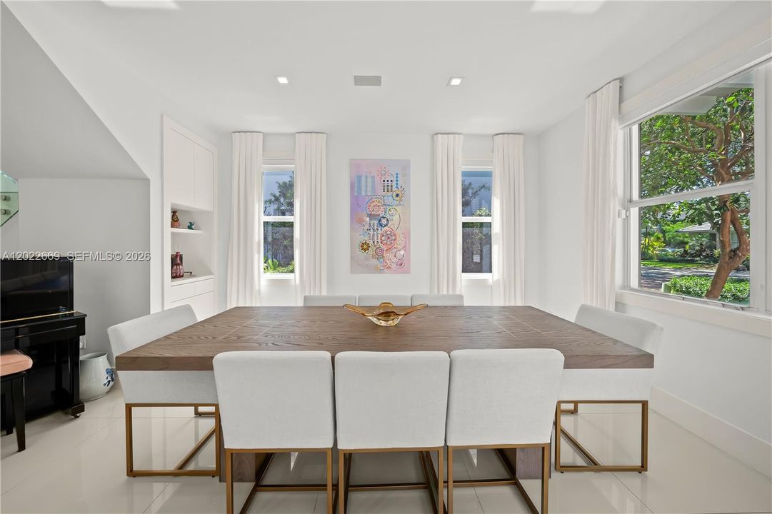 For Sale: $3,900,000 (4 beds, 4 baths, 3391 Square Feet)