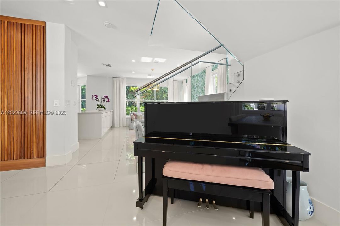 For Sale: $3,900,000 (4 beds, 4 baths, 3391 Square Feet)