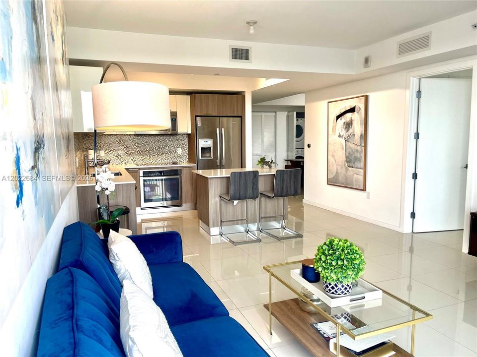 Living room/dining