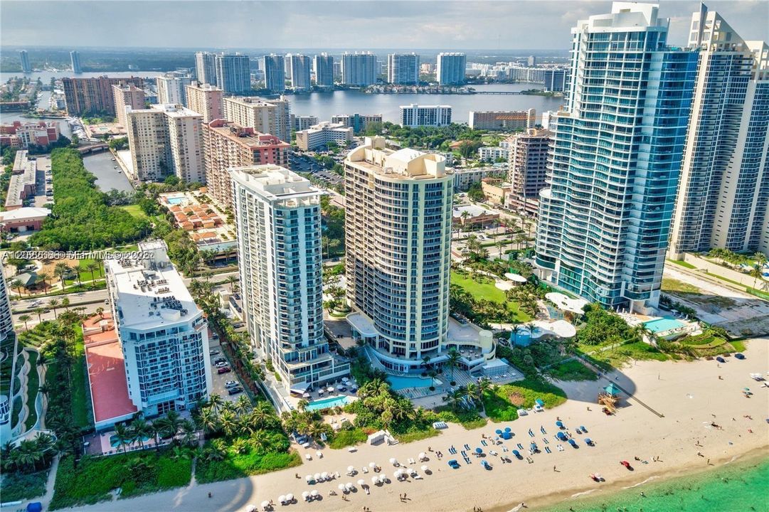 На продажу: $745,000 (2 спален, 2 ванн, 0 Квадратных фут)