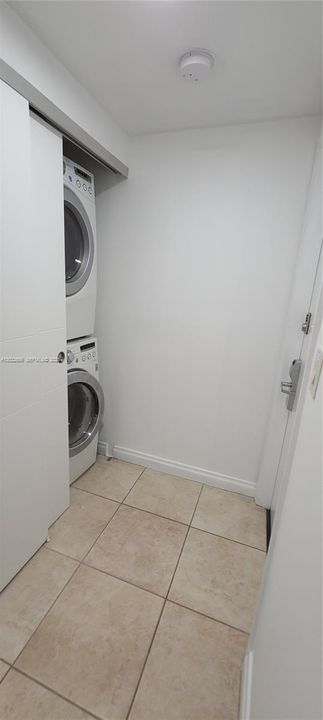 На продажу: $745,000 (2 спален, 2 ванн, 0 Квадратных фут)