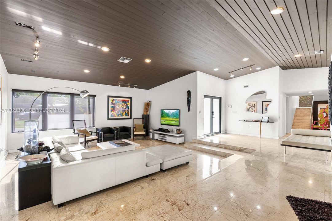 В аренду: $14,500 (5 спален, 3 ванн, 4559 Квадратных фут)