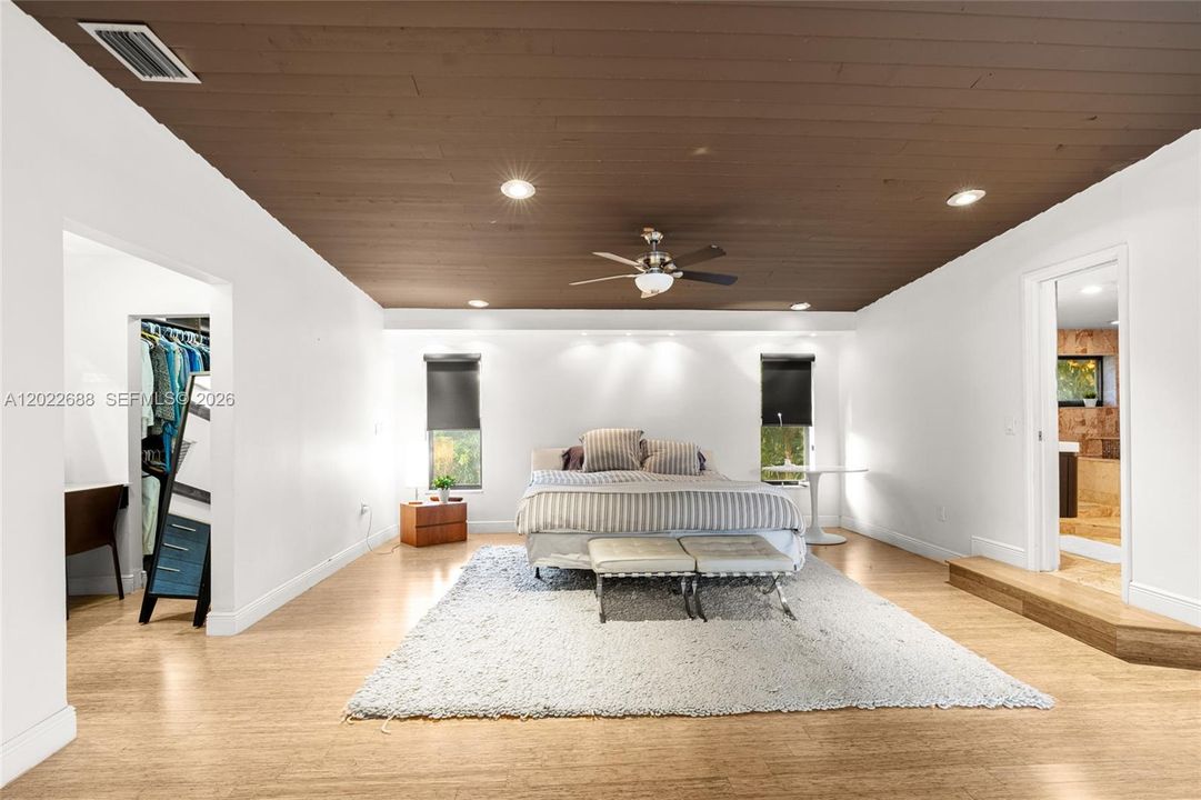 В аренду: $14,500 (5 спален, 3 ванн, 4559 Квадратных фут)