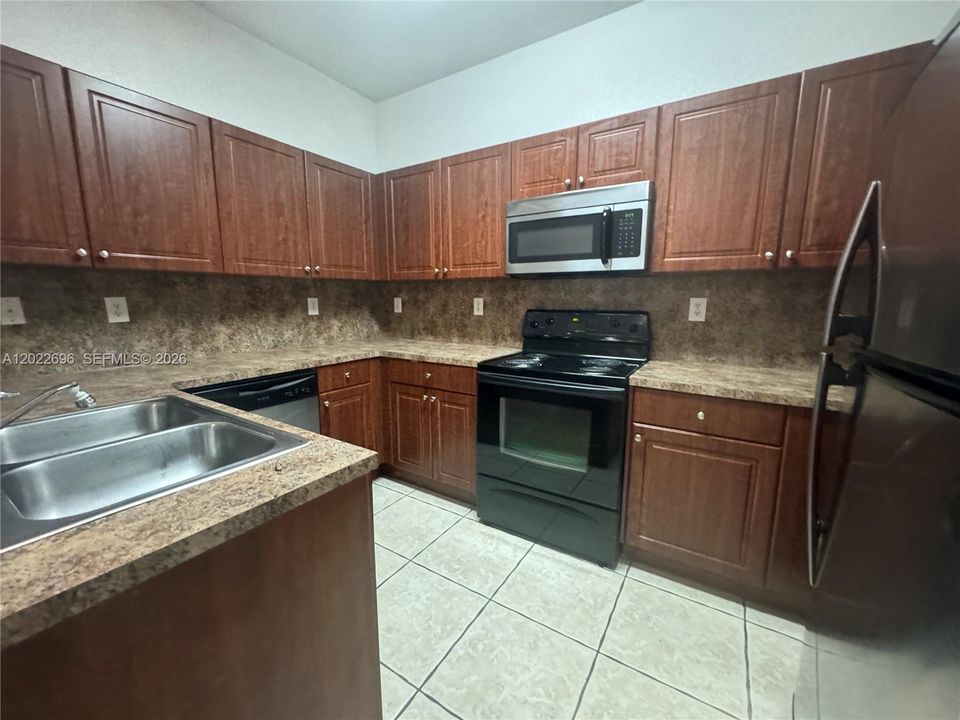 В аренду: $2,600 (3 спален, 2 ванн, 1750 Квадратных фут)