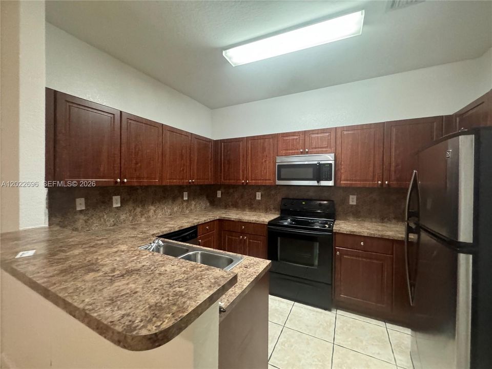 В аренду: $2,600 (3 спален, 2 ванн, 1750 Квадратных фут)