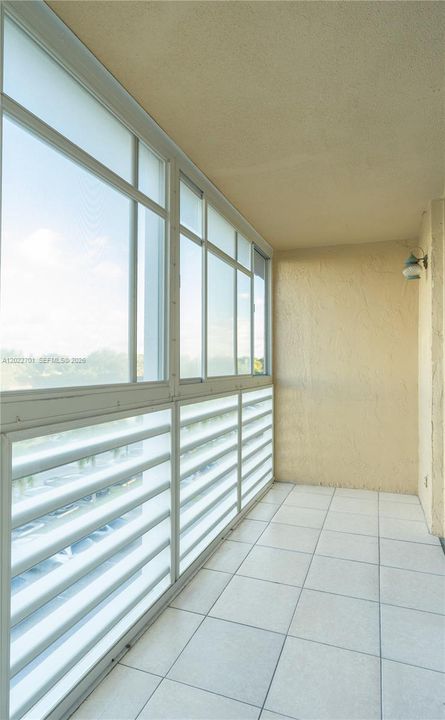 В аренду: $1,675 (1 спален, 1 ванн, 940 Квадратных фут)