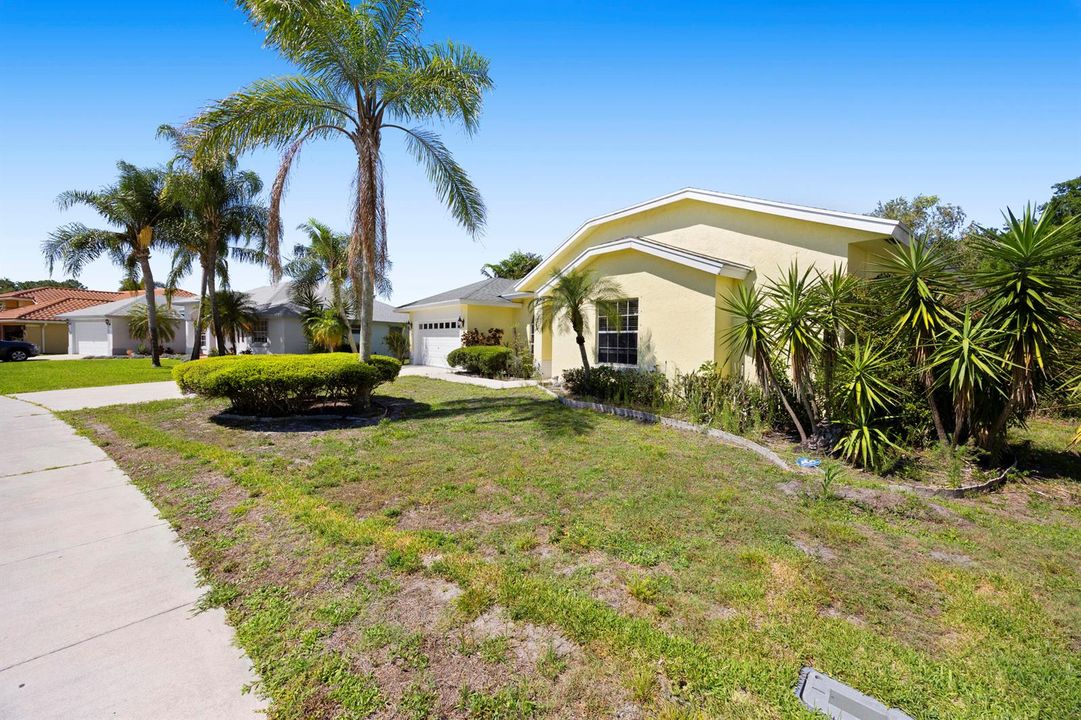 4/2 Home in Royal Palm Beach