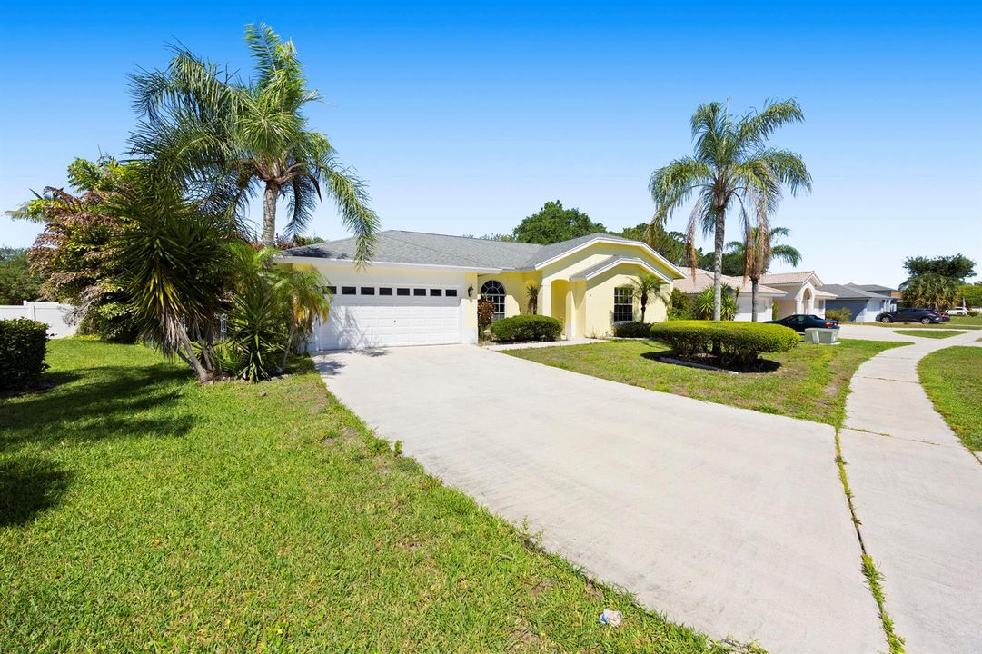 4/2 Home in Royal Palm Beach