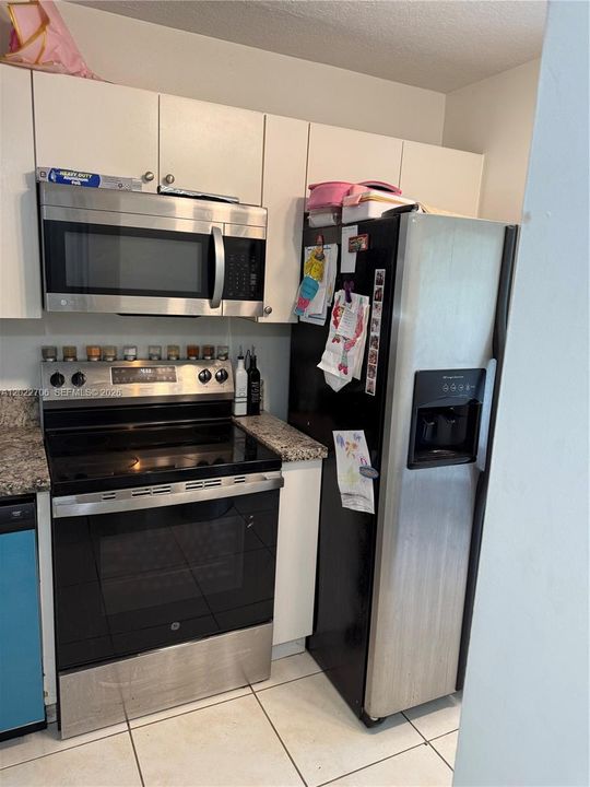 Recently Rented: $1,800 (2 beds, 2 baths, 822 Square Feet)