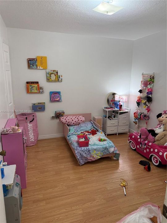 2nd bedroom