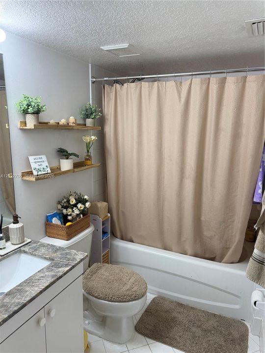 Recently Rented: $1,800 (2 beds, 2 baths, 822 Square Feet)