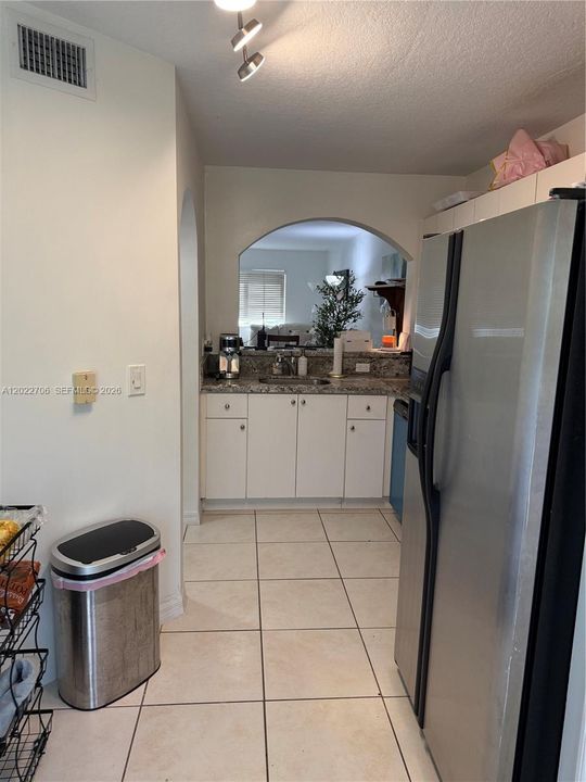 Recently Rented: $1,800 (2 beds, 2 baths, 822 Square Feet)