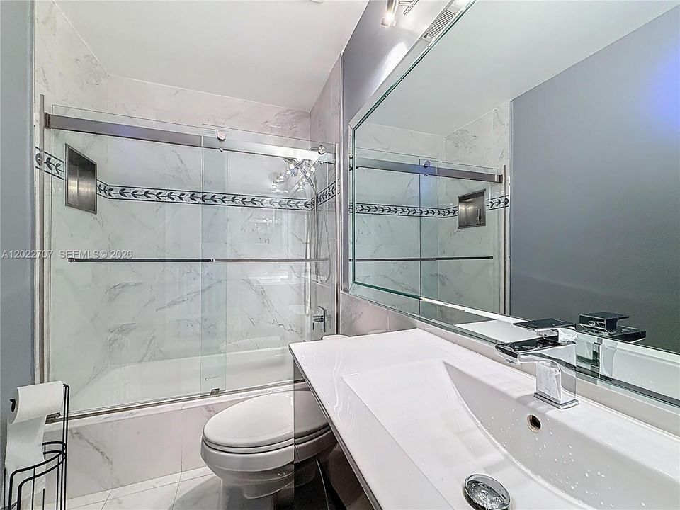 Guest full bath