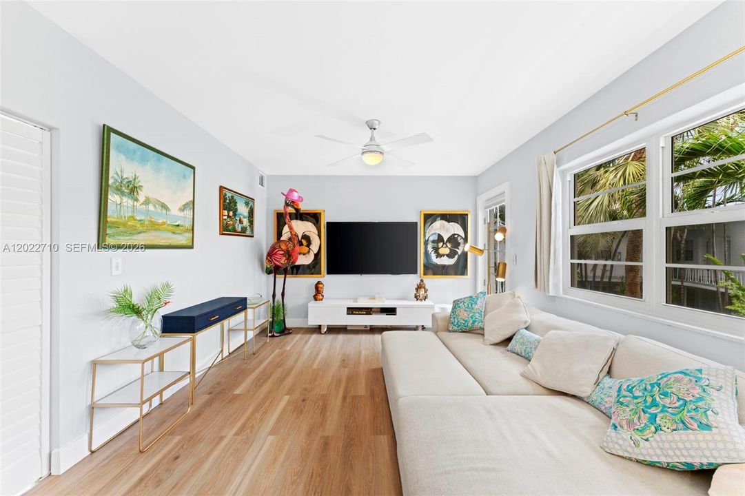 En Venta: $335,000 (1 camas, 1 baños, 650 Pies cuadrados)