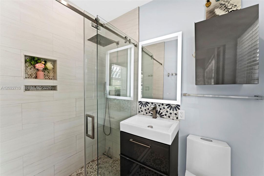 En Venta: $335,000 (1 camas, 1 baños, 650 Pies cuadrados)