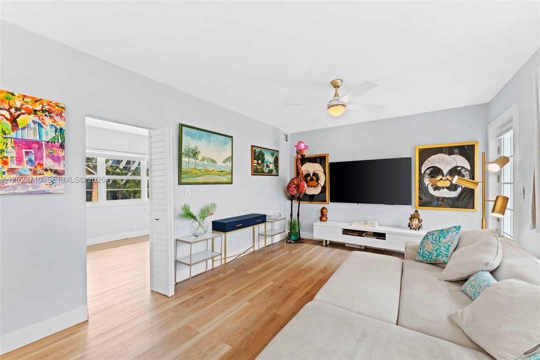 En Venta: $335,000 (1 camas, 1 baños, 650 Pies cuadrados)