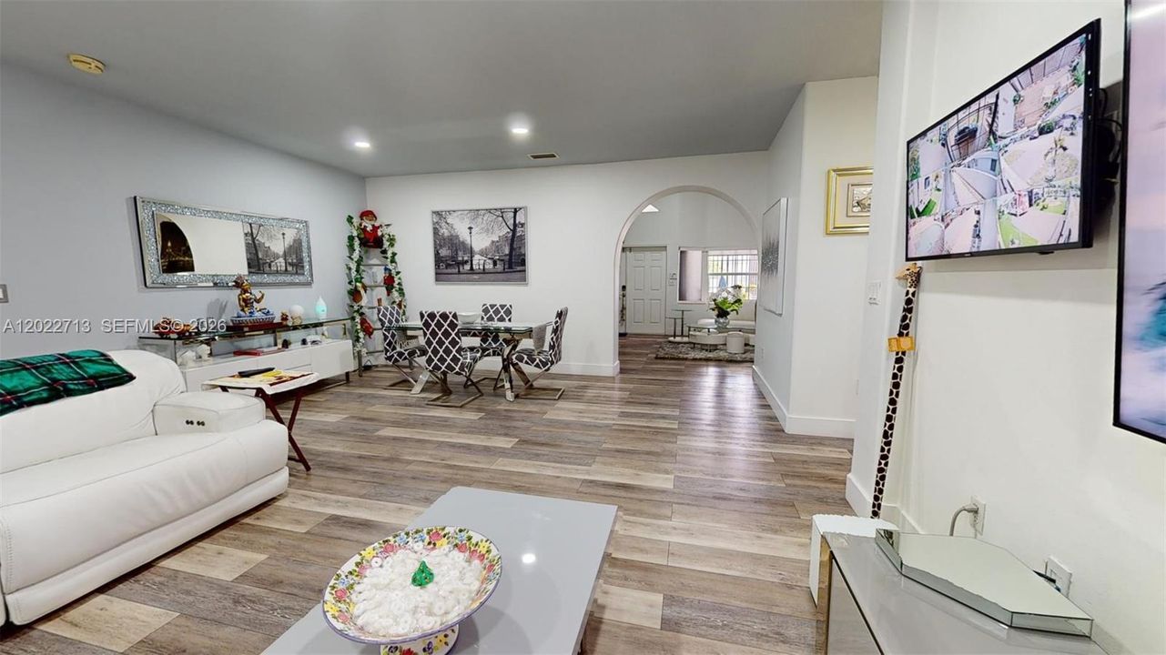 For Sale: $950,000 (3 beds, 2 baths, 2345 Square Feet)