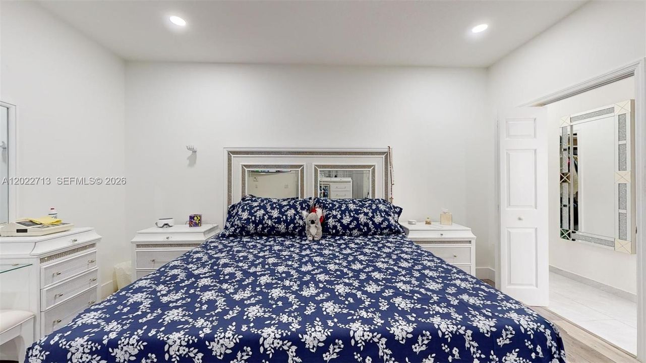 For Sale: $950,000 (3 beds, 2 baths, 2345 Square Feet)