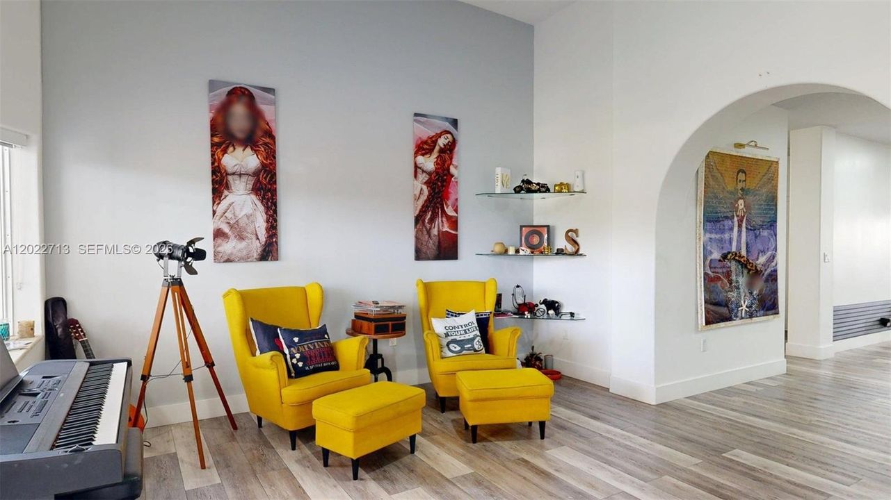 For Sale: $950,000 (3 beds, 2 baths, 2345 Square Feet)