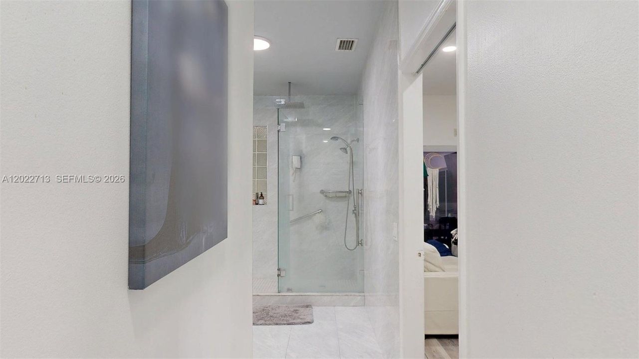 For Sale: $950,000 (3 beds, 2 baths, 2345 Square Feet)