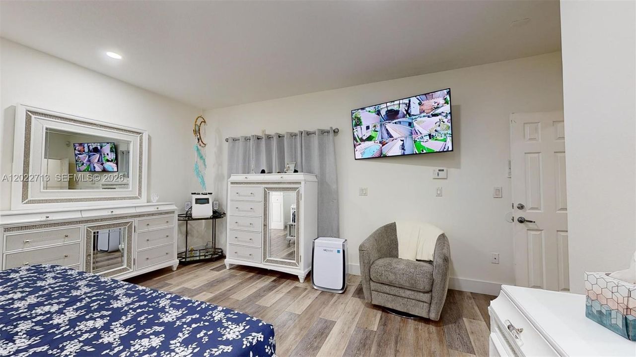 For Sale: $950,000 (3 beds, 2 baths, 2345 Square Feet)