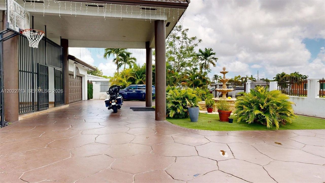 For Sale: $950,000 (3 beds, 2 baths, 2345 Square Feet)