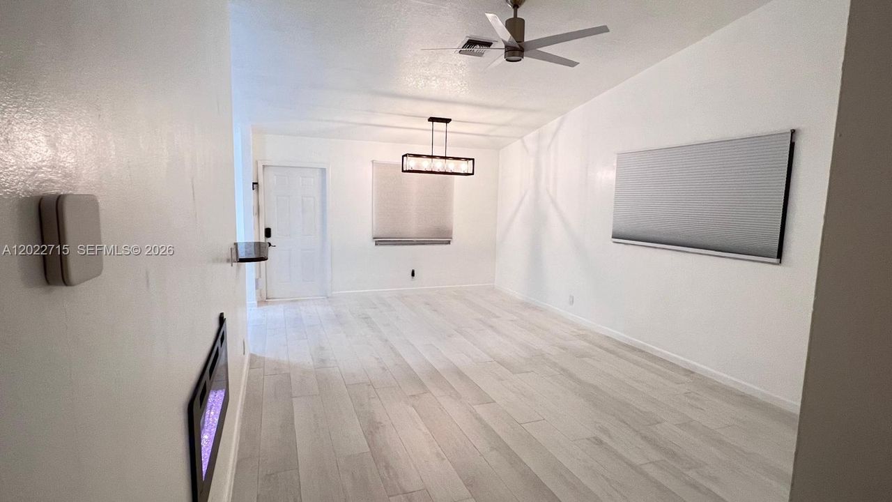 En Renta: $3,450 (3 camas, 2 baños, 1083 Pies cuadrados)