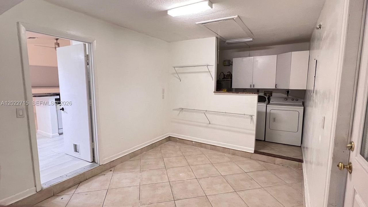 En Renta: $3,450 (3 camas, 2 baños, 1083 Pies cuadrados)