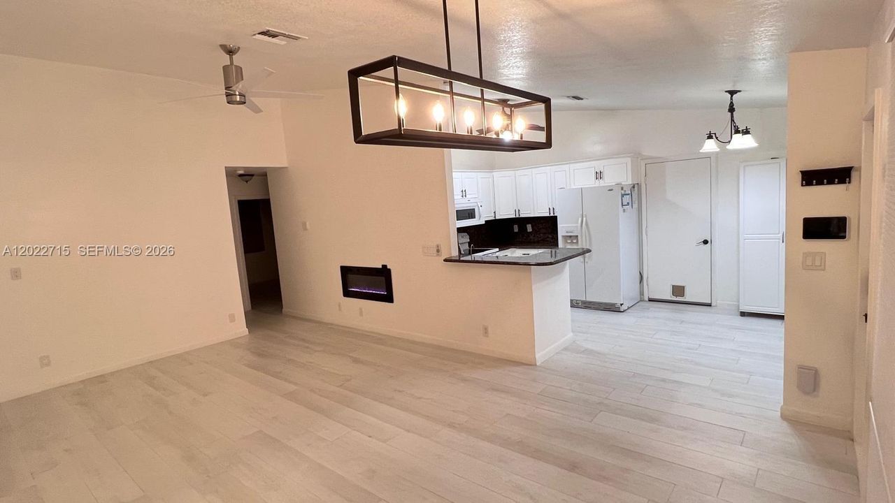 En Renta: $3,450 (3 camas, 2 baños, 1083 Pies cuadrados)