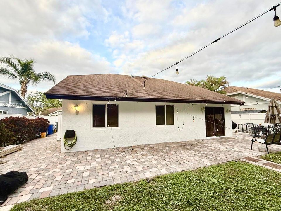 En Renta: $3,450 (3 camas, 2 baños, 1083 Pies cuadrados)
