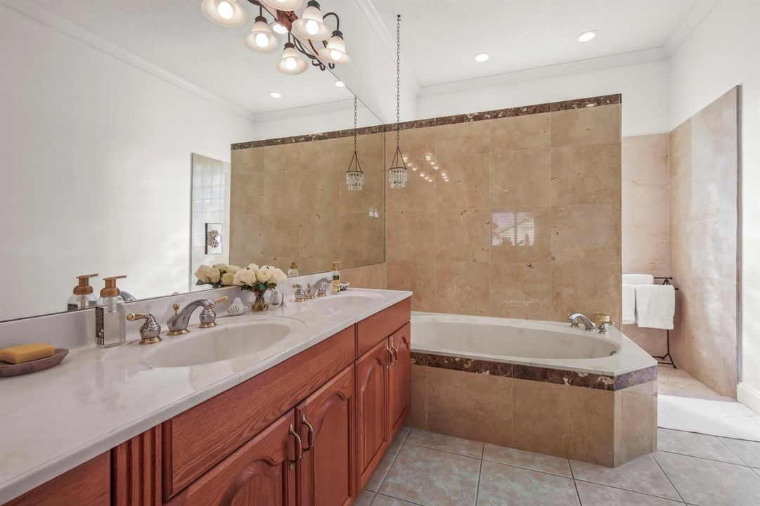 15705 Meadow Wood Dr Wellington FL015_