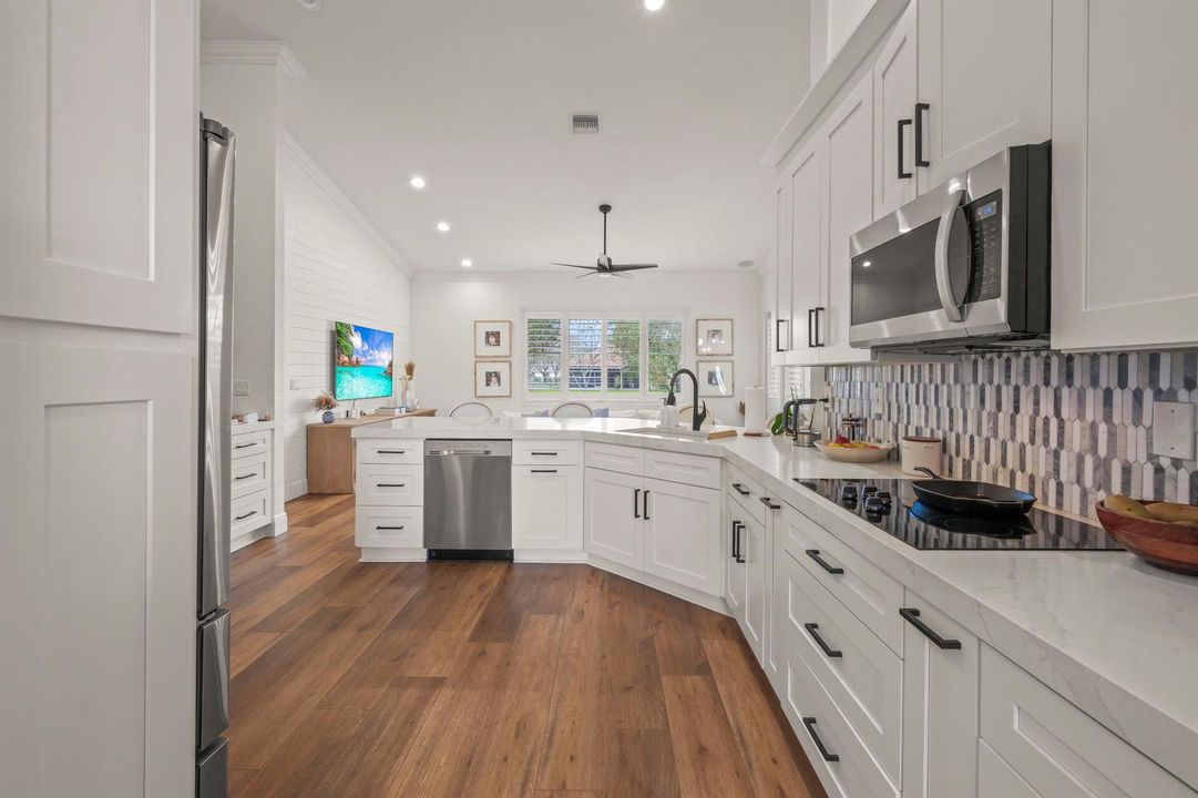 15705 Meadow Wood Dr Wellington FL010_