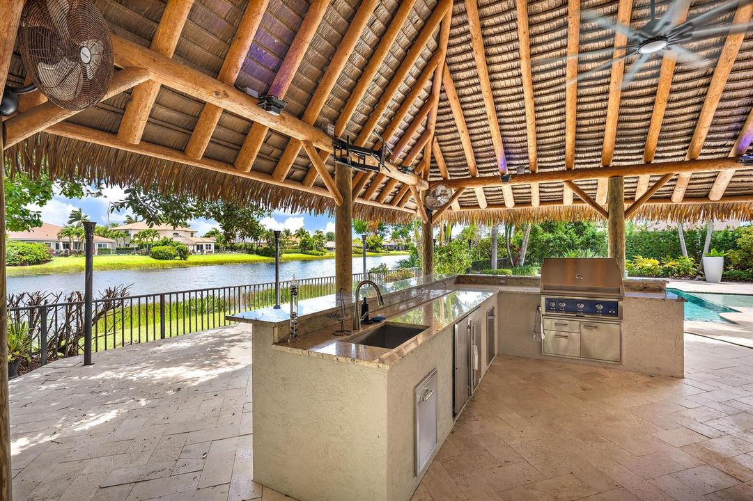 Tiki Hut & Summer Kitchen
