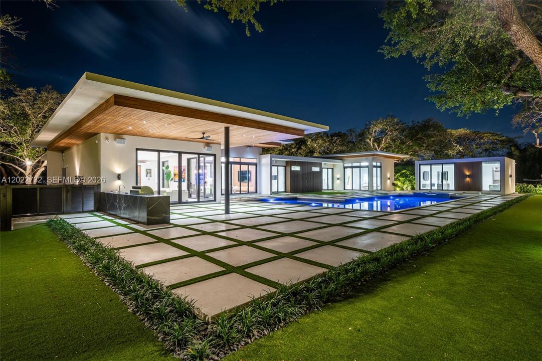 For Sale: $6,495,000 (6 beds, 6 baths, 5349 Square Feet)