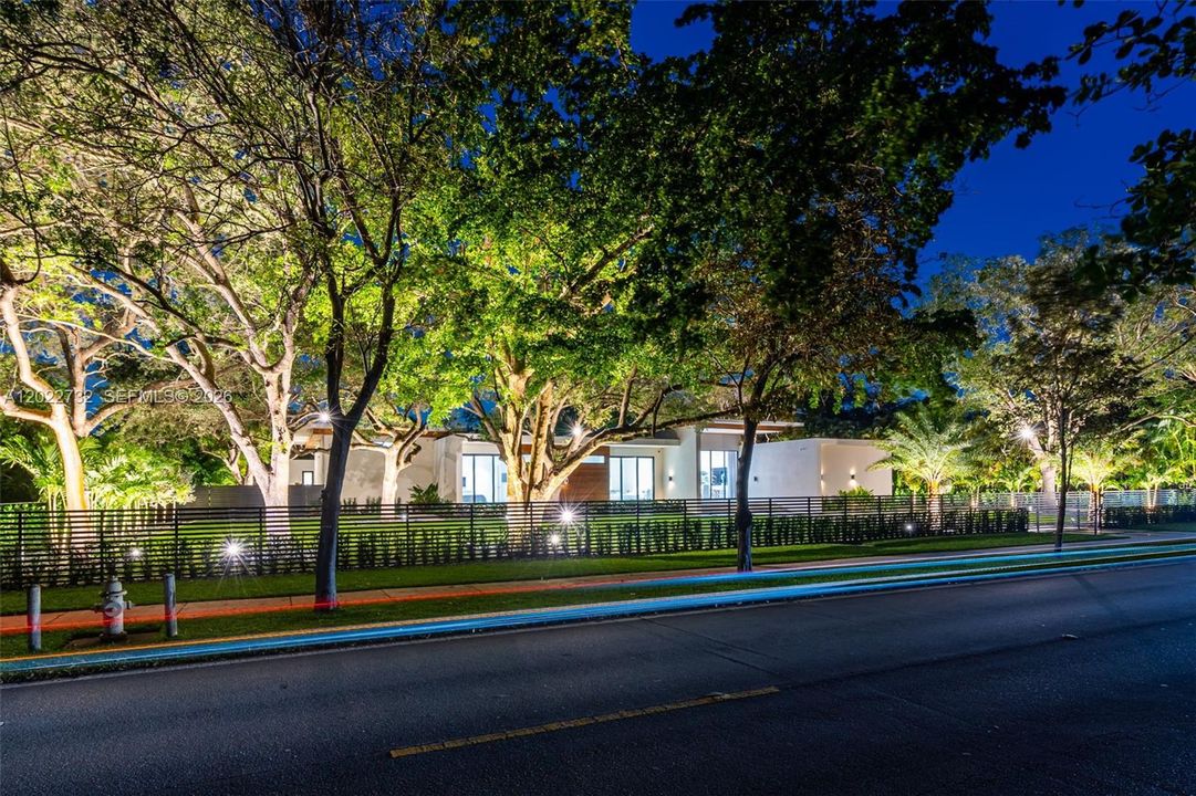 For Sale: $6,495,000 (6 beds, 6 baths, 5349 Square Feet)