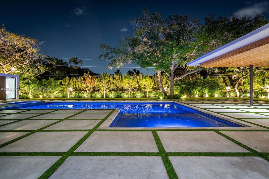 For Sale: $6,495,000 (6 beds, 6 baths, 5349 Square Feet)