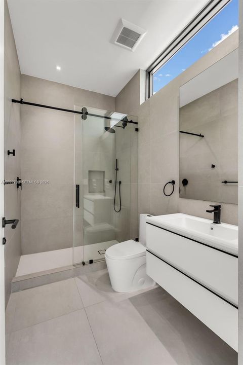 For Sale: $6,495,000 (6 beds, 6 baths, 5349 Square Feet)